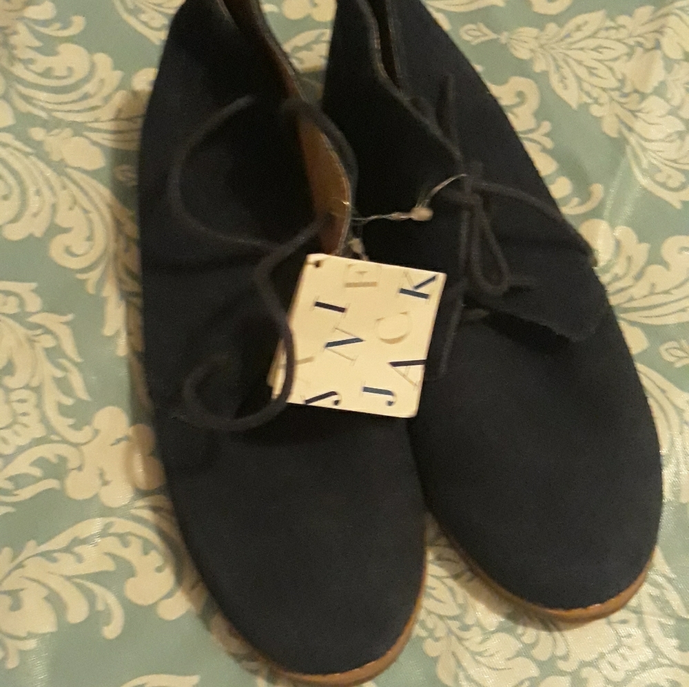 🦕NWT JANIE AND JACK BOYS SUEDE SHOE SZ4🐶